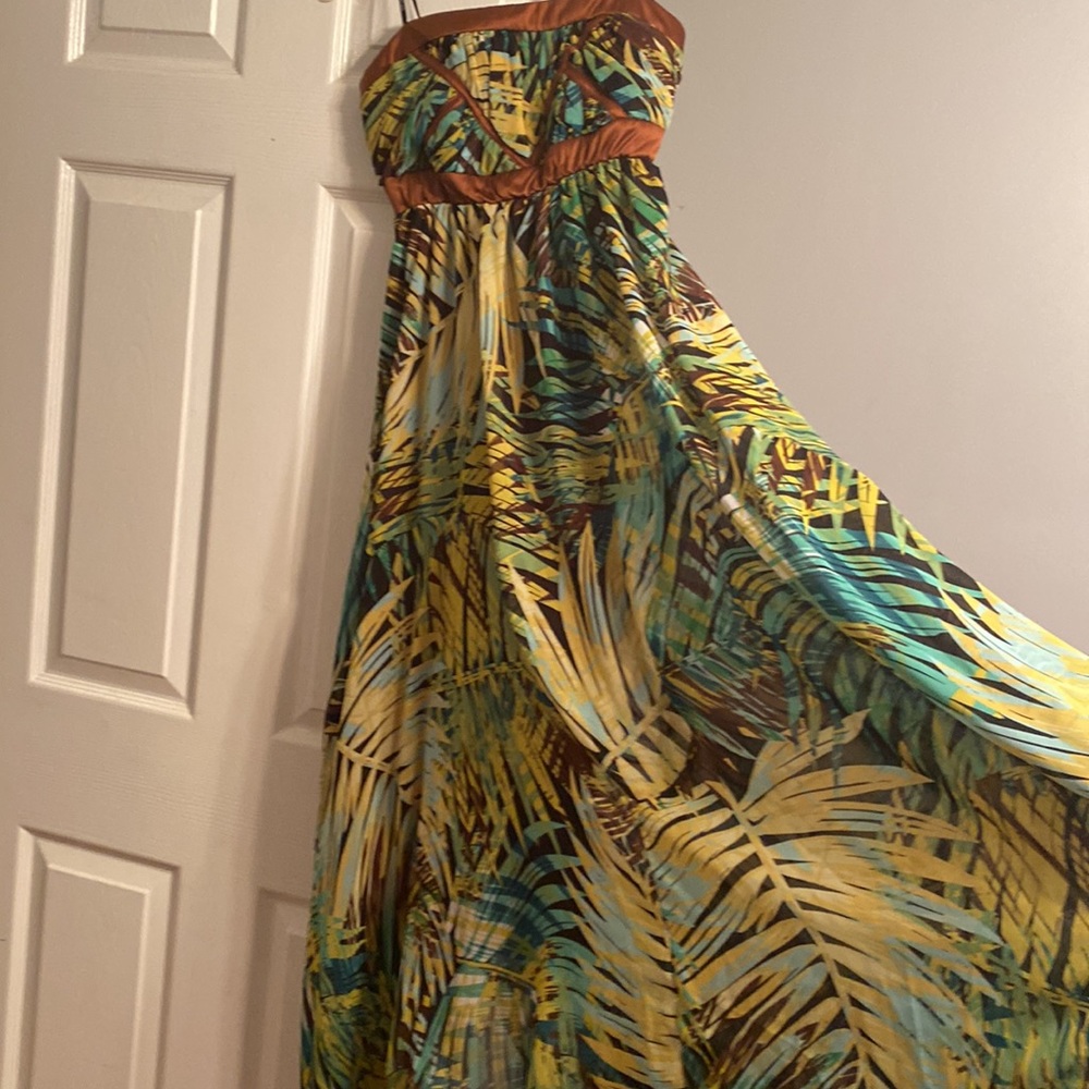 XOXO Medium Sleeveless Sheer Lined Dress